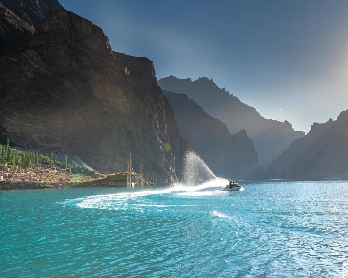 Luxus Hunza Attabad Lake Resort Karimabad  Ngoại thất bức ảnh